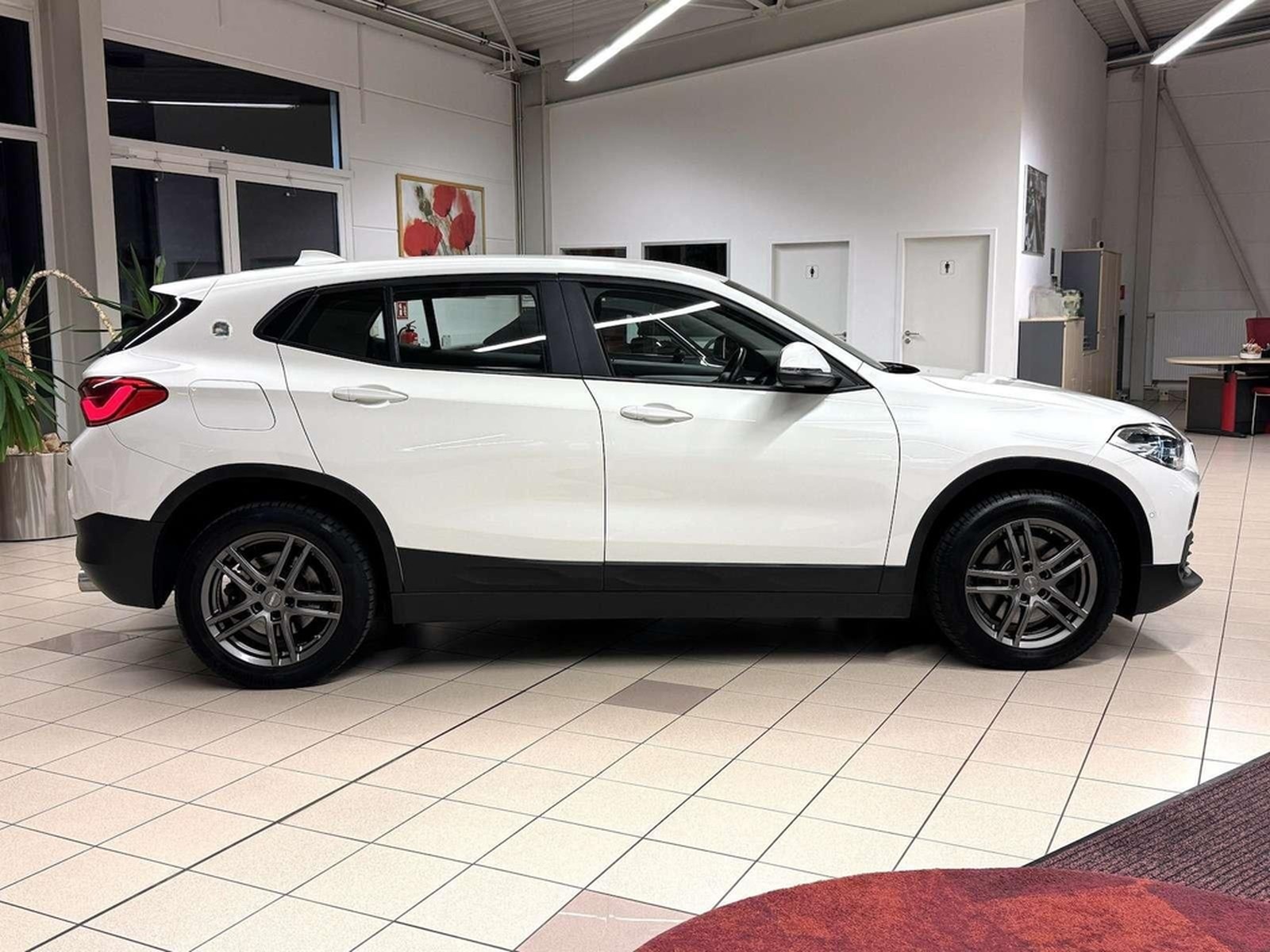 BMW xDrive 20i /LED/Navi/Ahk/VZE/Park-Ass foto 4