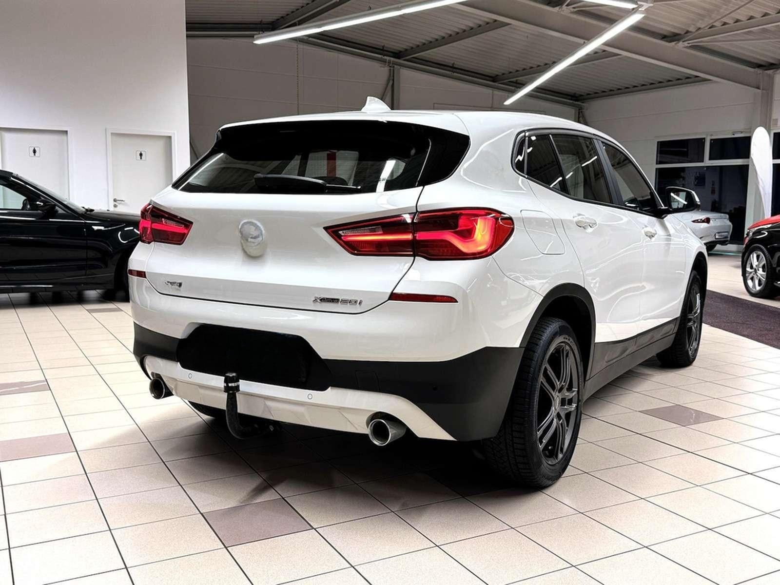 BMW xDrive 20i /LED/Navi/Ahk/VZE/Park-Ass foto 5