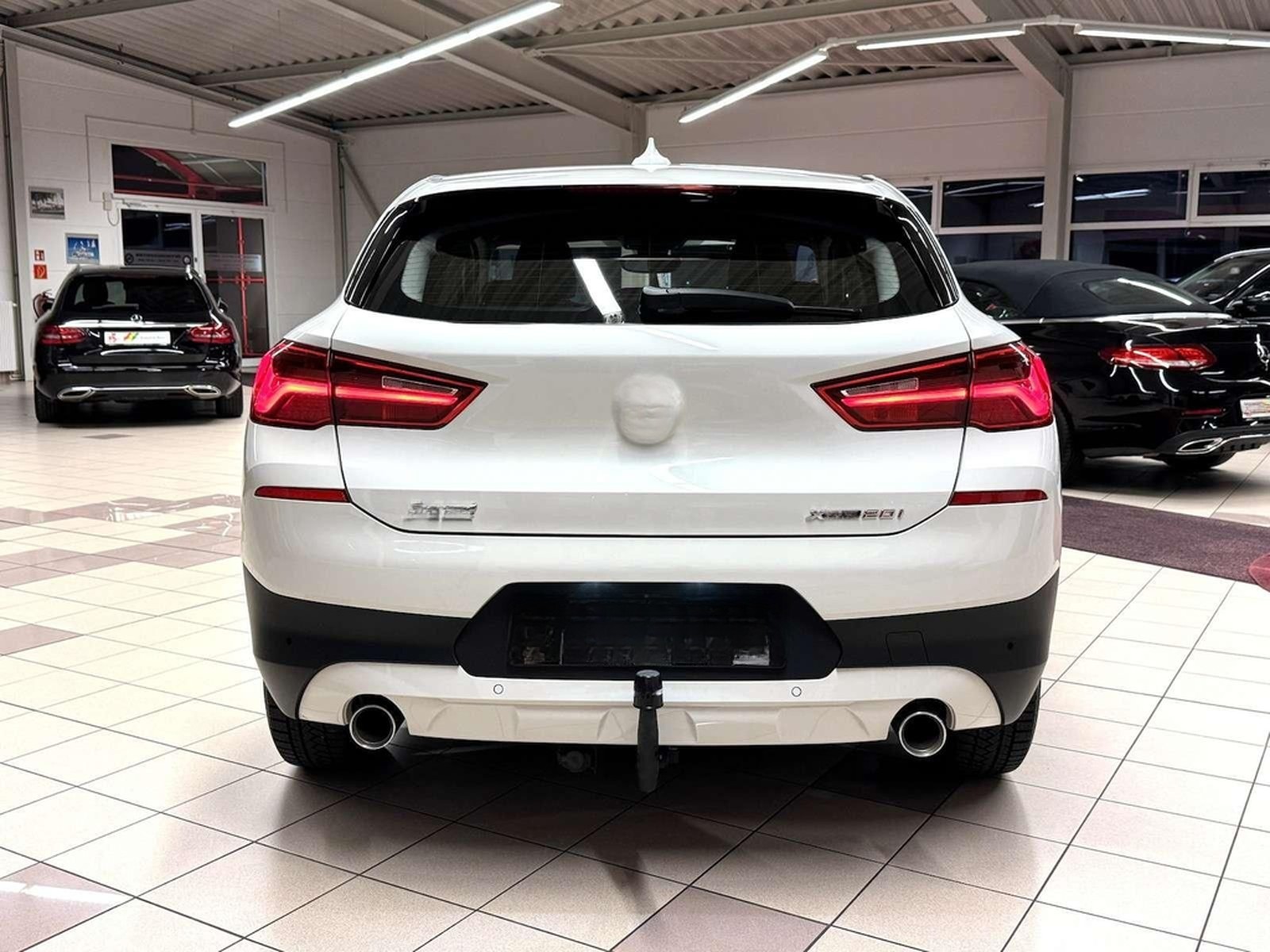 BMW xDrive 20i /LED/Navi/Ahk/VZE/Park-Ass foto 7
