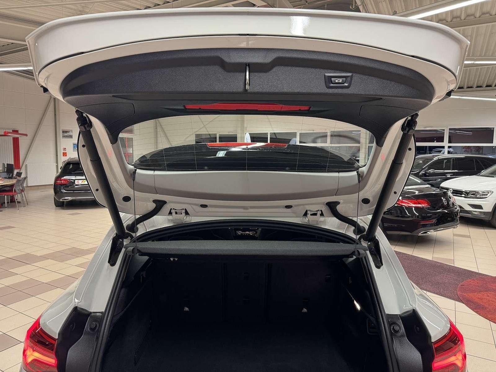 BMW xDrive 20i /LED/Navi/Ahk/VZE/Park-Ass foto 8