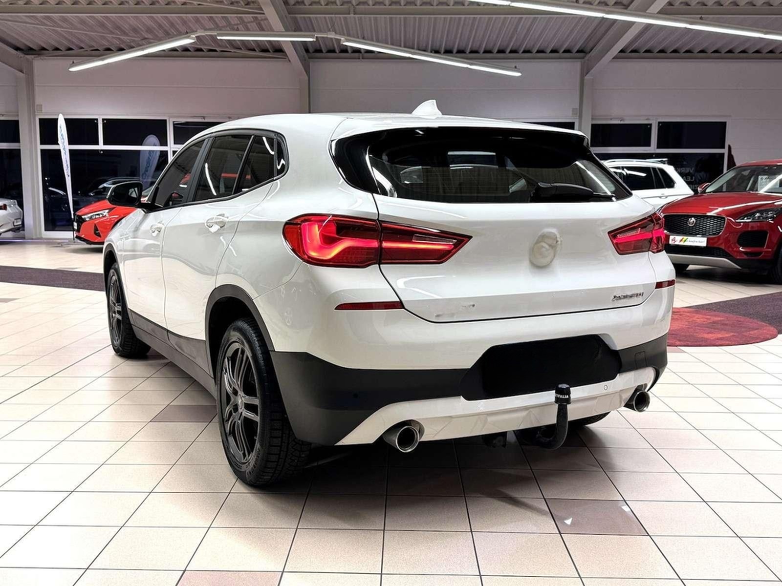 BMW xDrive 20i /LED/Navi/Ahk/VZE/Park-Ass foto 10