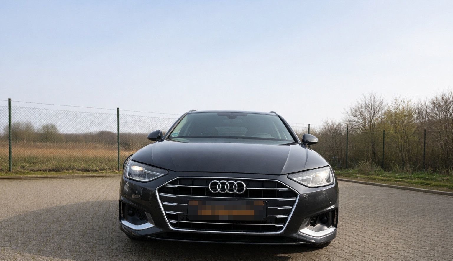 Audi A4 Avant 35 TDI advanced 1. Hand 8fach bereift foto 2