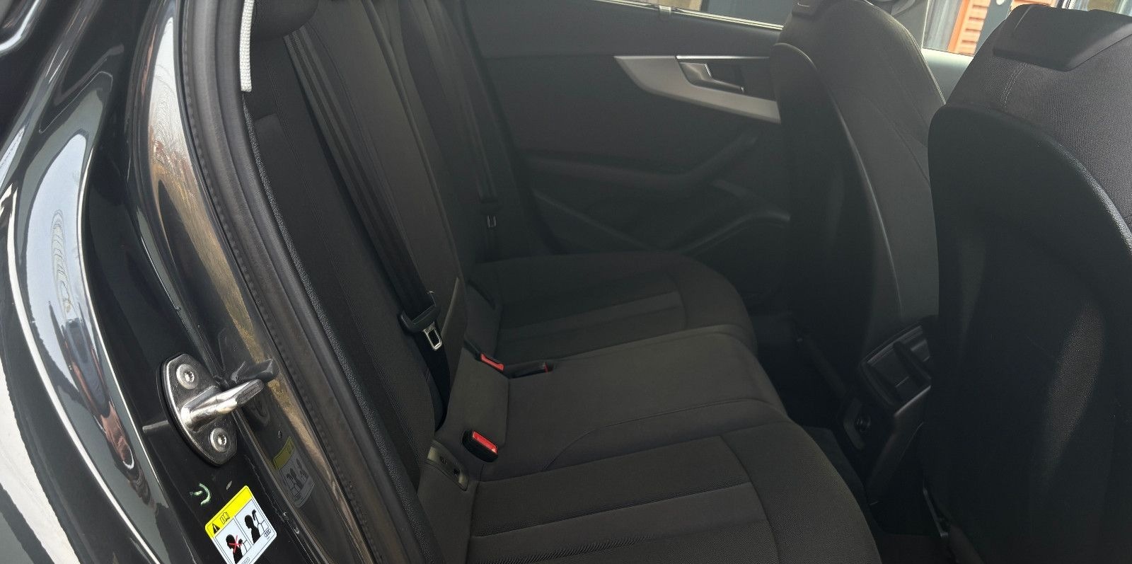 Audi A4 Avant 35 TDI advanced 1. Hand 8fach bereift foto 11