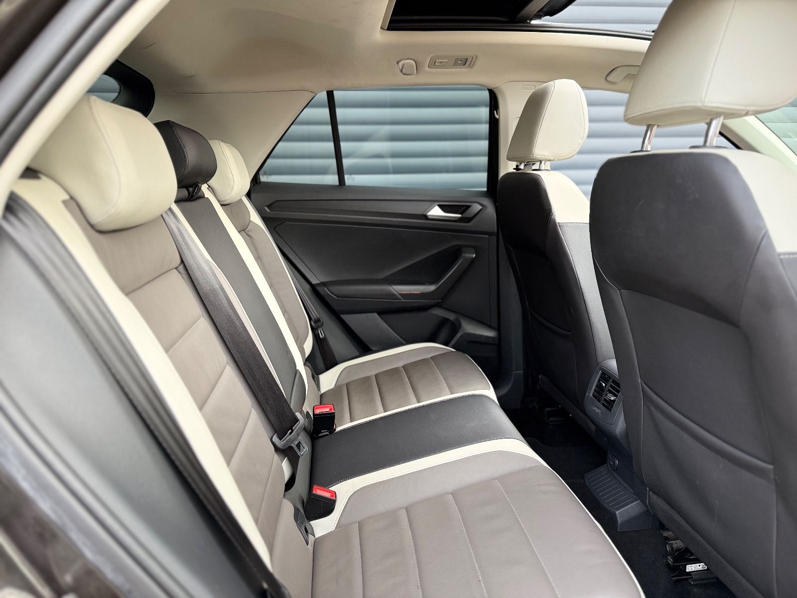 Volkswagen T-Roc Sport 4Motion/DSG/VirtC/AHK/Pano/190PS/ACC foto 21