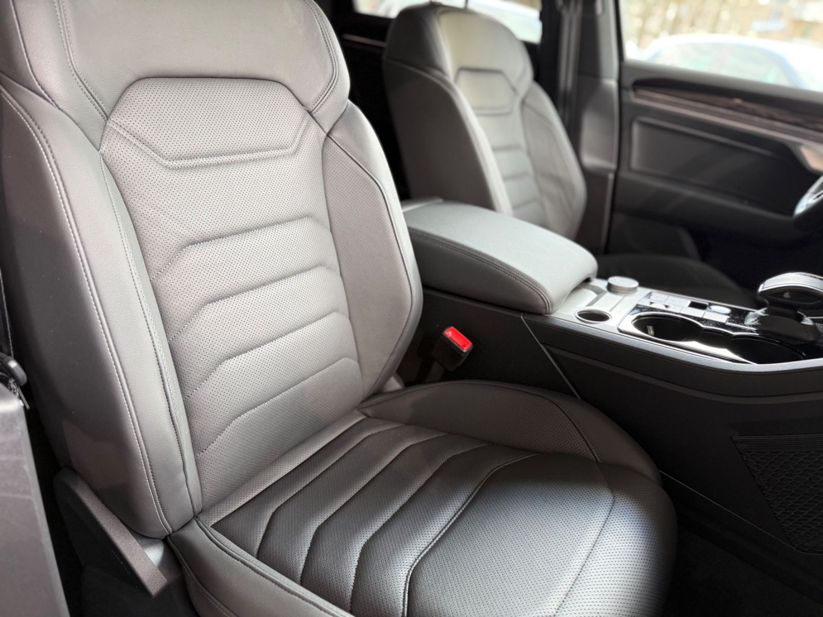 Volkswagen Touareg Elegance 4Motion eHybrid / 1. Hand foto 16
