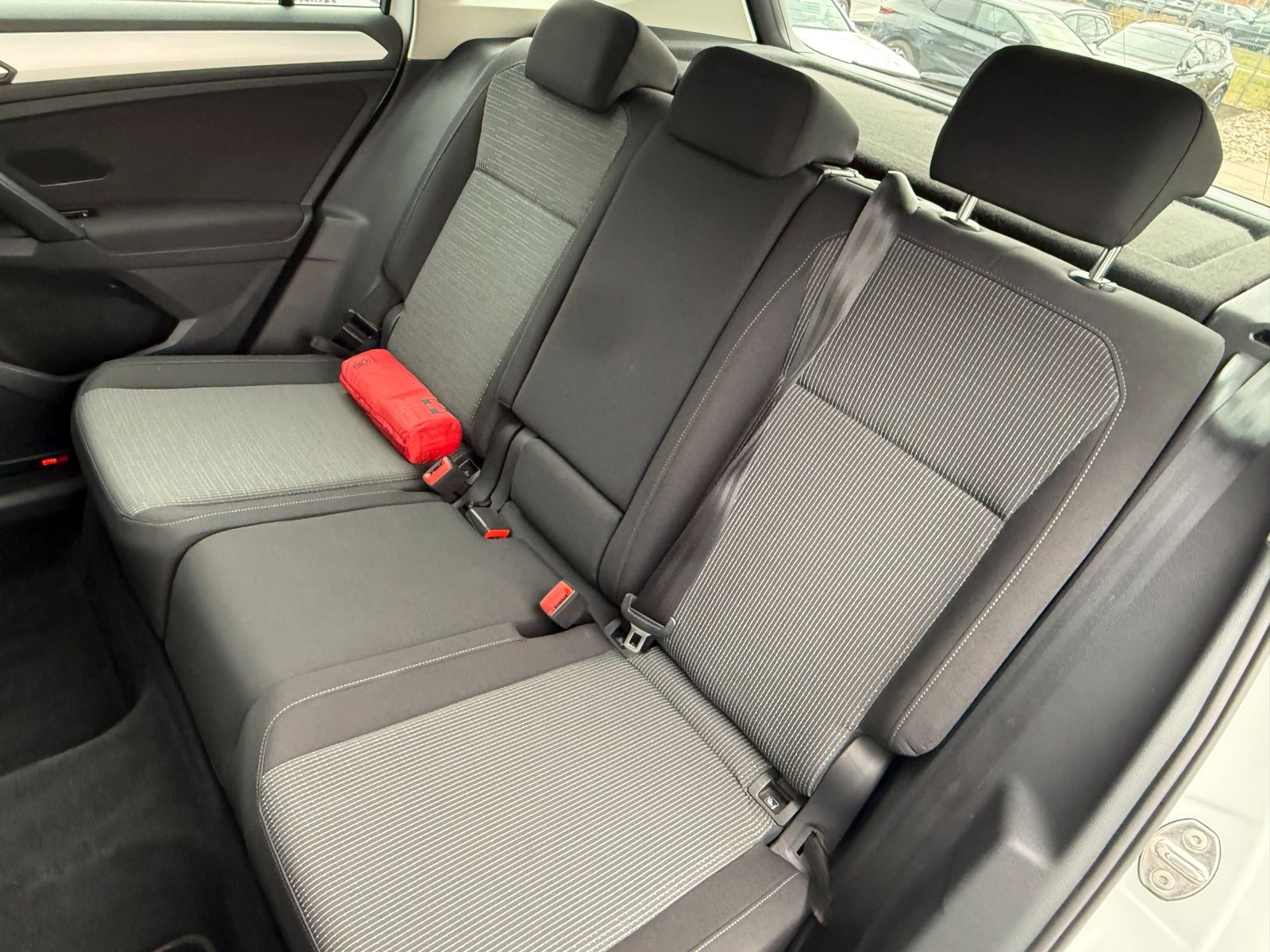 Volkswagen Tiguan 2.0 TDI AHK PDC LED KLIMA 17" foto 11