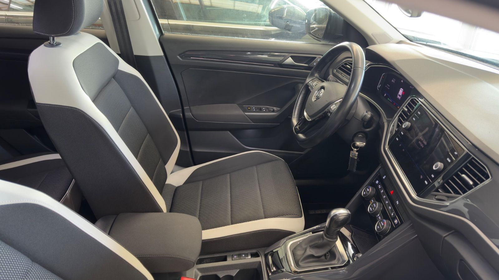 Volkswagen T-Roc Sport*AHK*TÜVneu*Sitz-H*Digital-Cockpit* foto 25