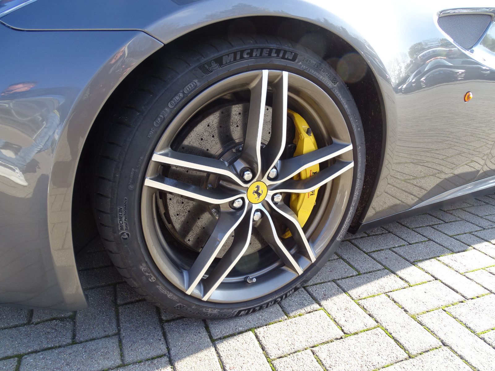 Ferrari FF foto 11