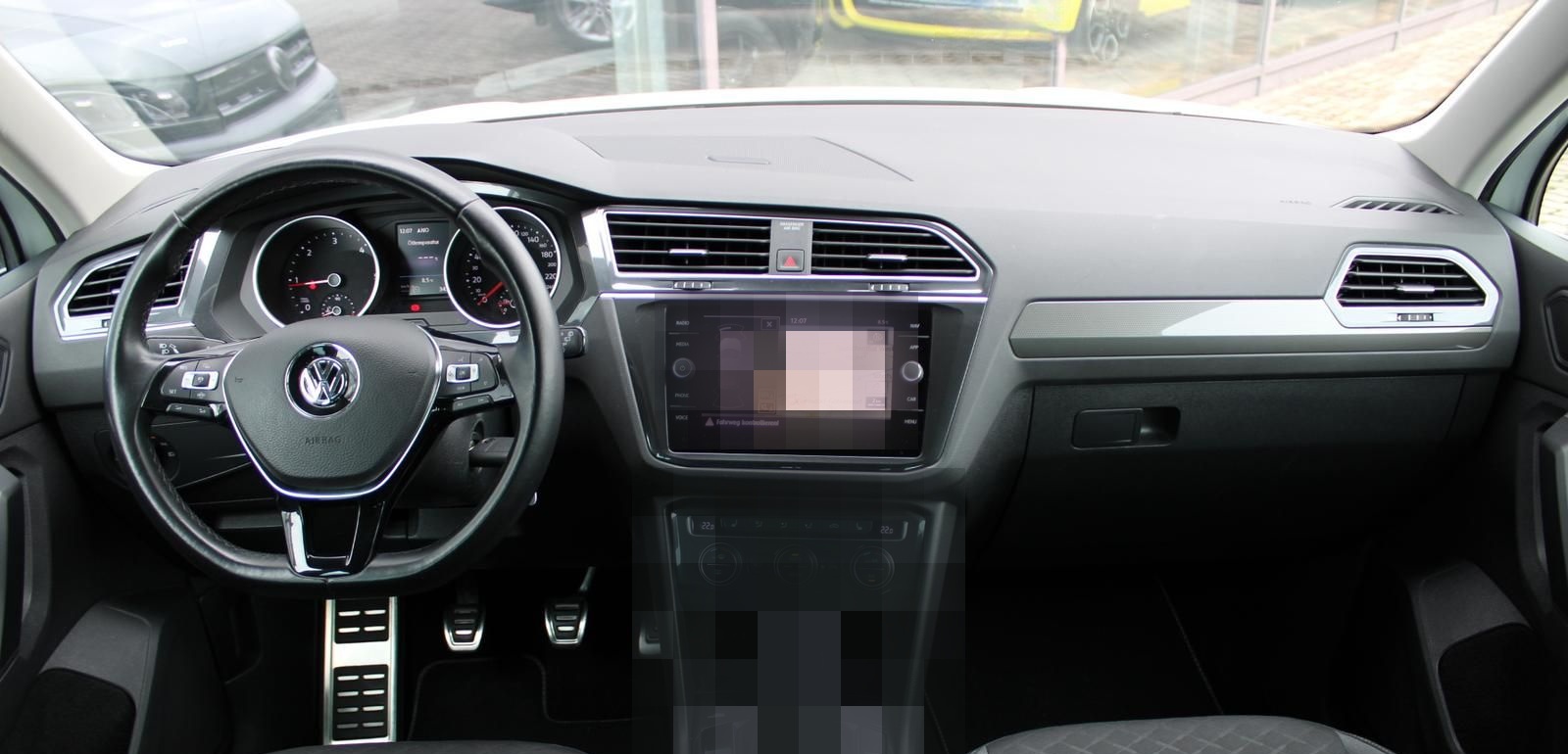 Volkswagen Tiguan 2.0 TDI R-LINE *Navi*LED*ACC*PDC*Sitzh.* foto 5