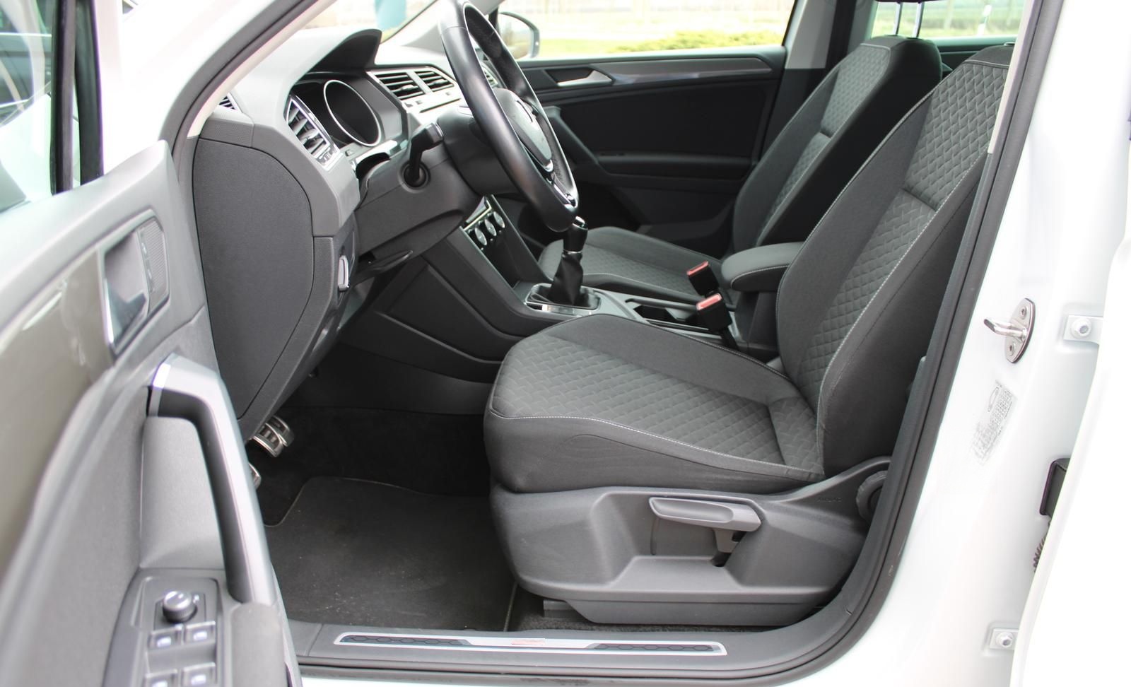 Volkswagen Tiguan 2.0 TDI R-LINE *Navi*LED*ACC*PDC*Sitzh.* foto 6