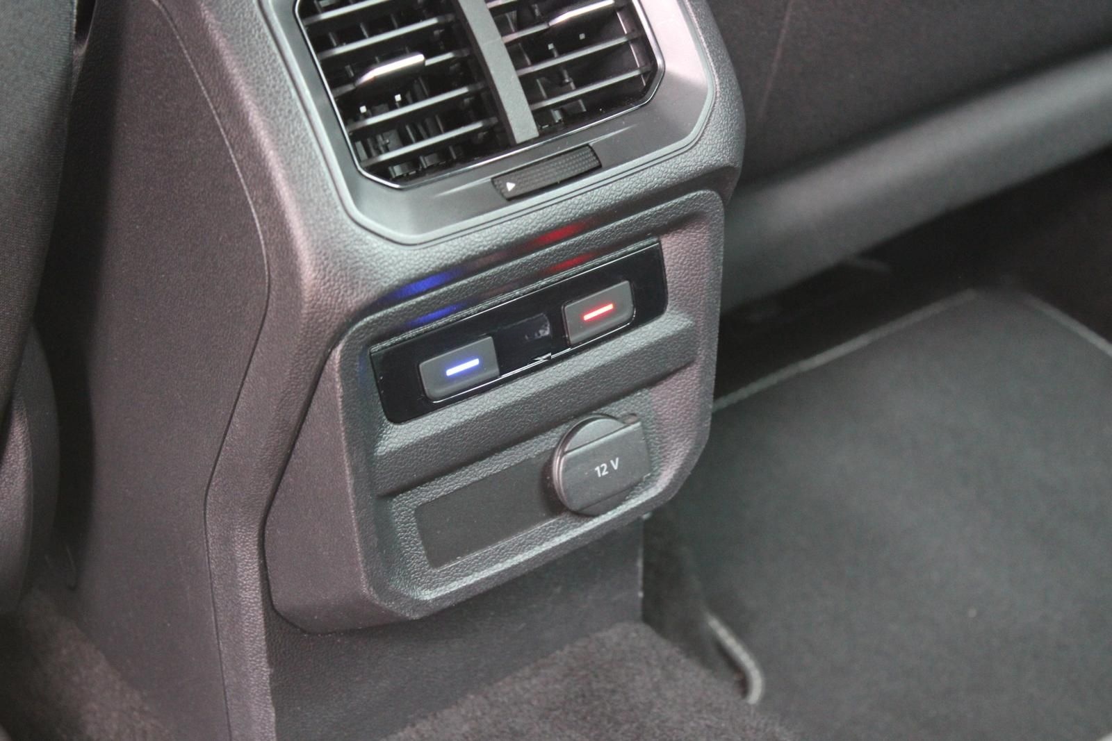 Volkswagen Tiguan 2.0 TDI R-LINE *Navi*LED*ACC*PDC*Sitzh.* foto 9