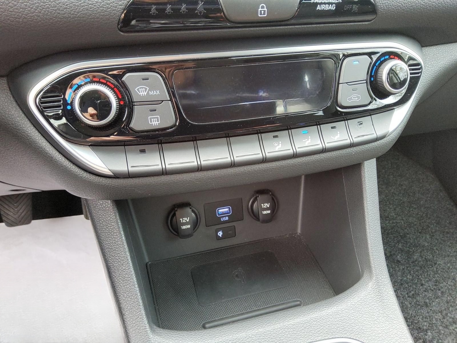 Hyundai i30 1.5 TGDi 48V 6-MT Edition 30+ PANO/NAVI/LED/ foto 12