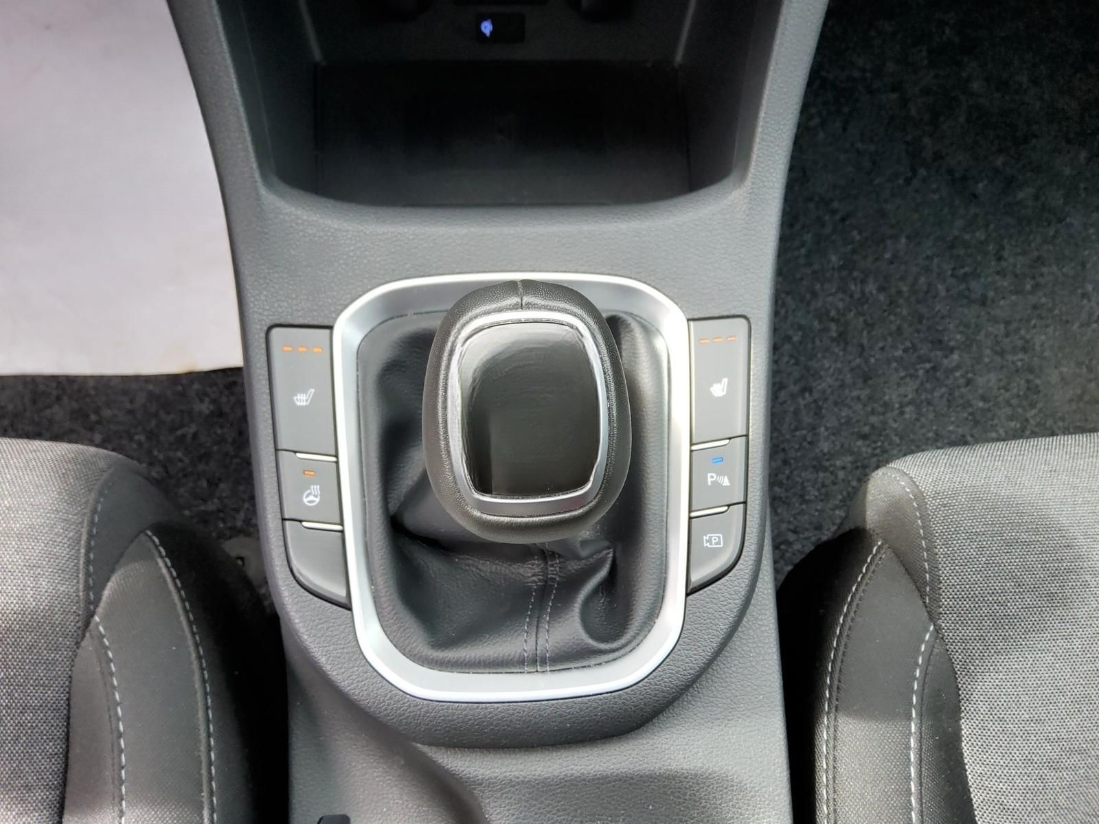 Hyundai i30 1.5 TGDi 48V 6-MT Edition 30+ PANO/NAVI/LED/ foto 13