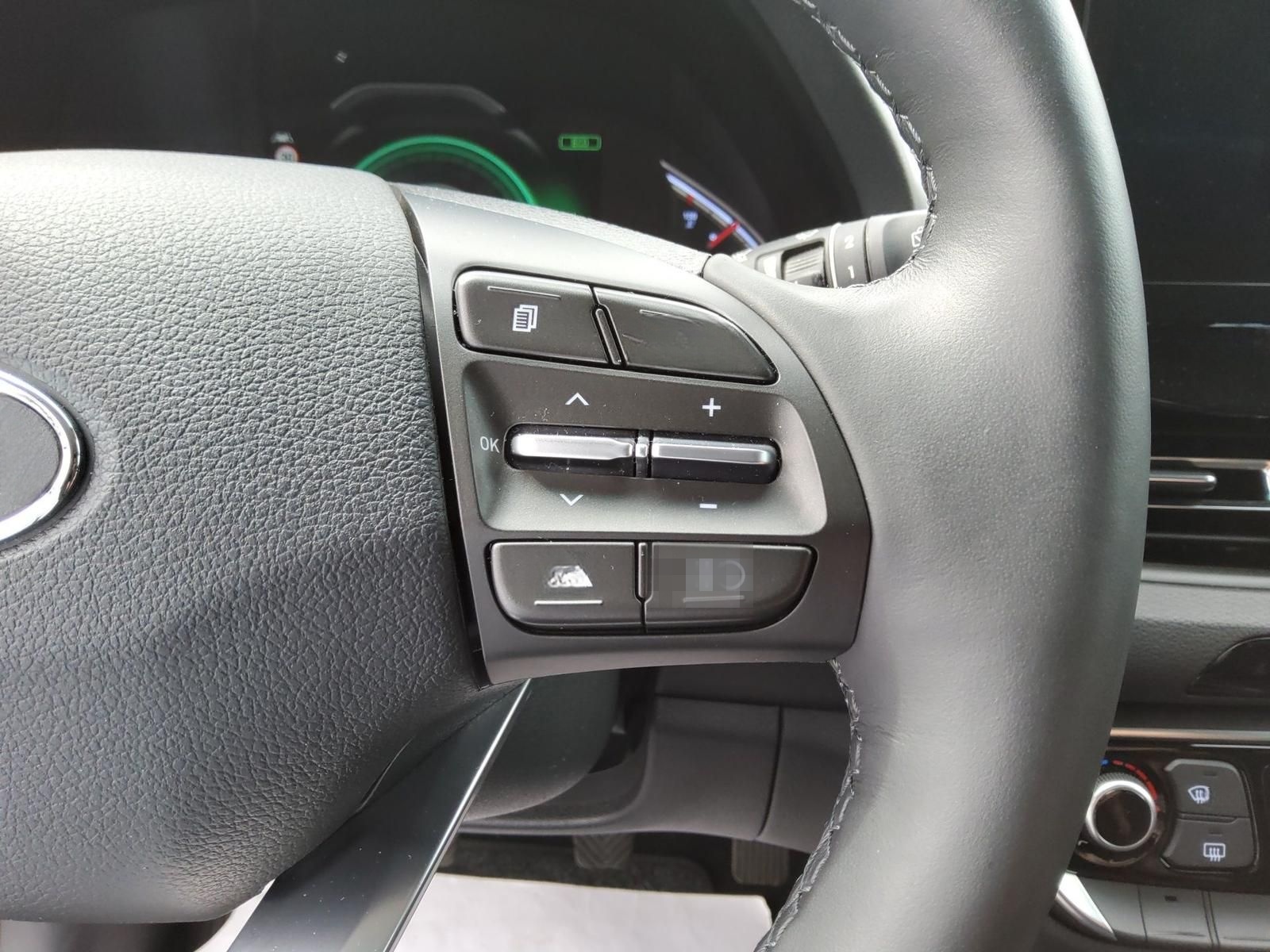 Hyundai i30 1.5 TGDi 48V 6-MT Edition 30+ PANO/NAVI/LED/ foto 9