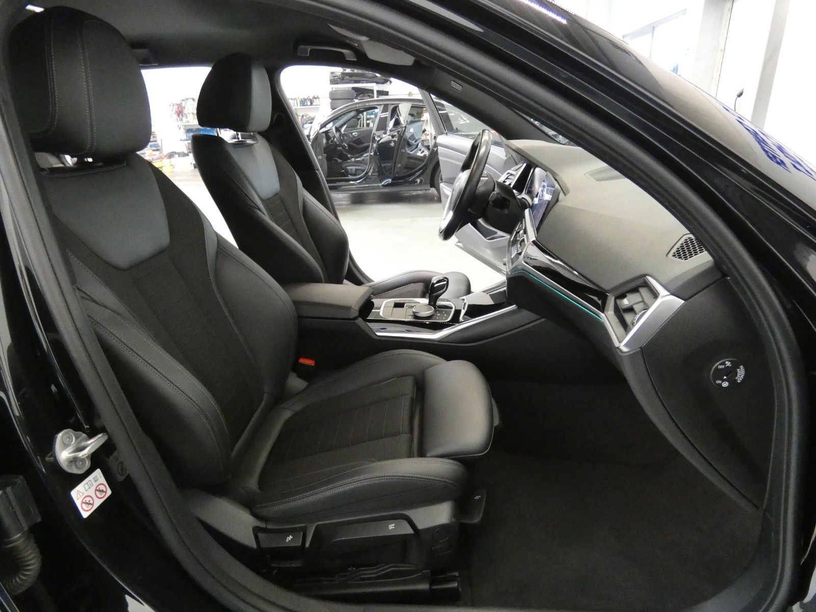 BMW 318 d Sport Line*Live Cockpit*LED*LM 18-Zoll foto 28
