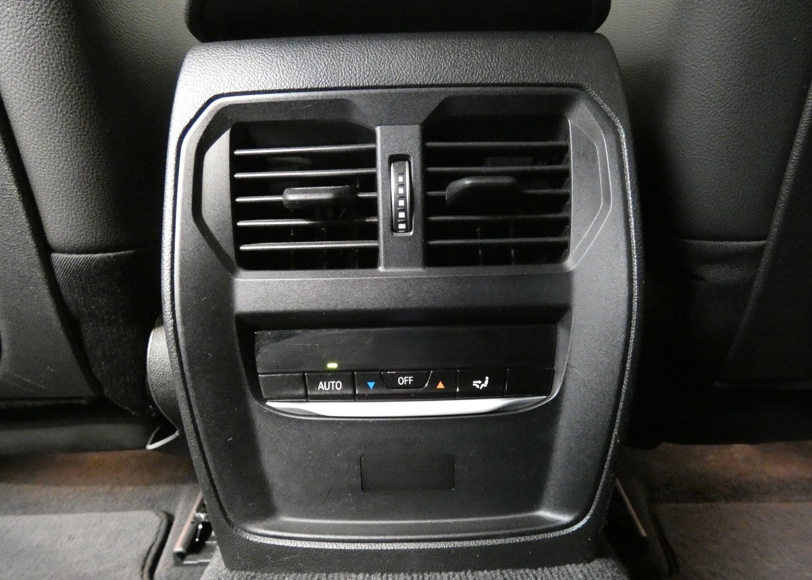 BMW 318 d Sport Line*Live Cockpit*LED*LM 18-Zoll foto 32