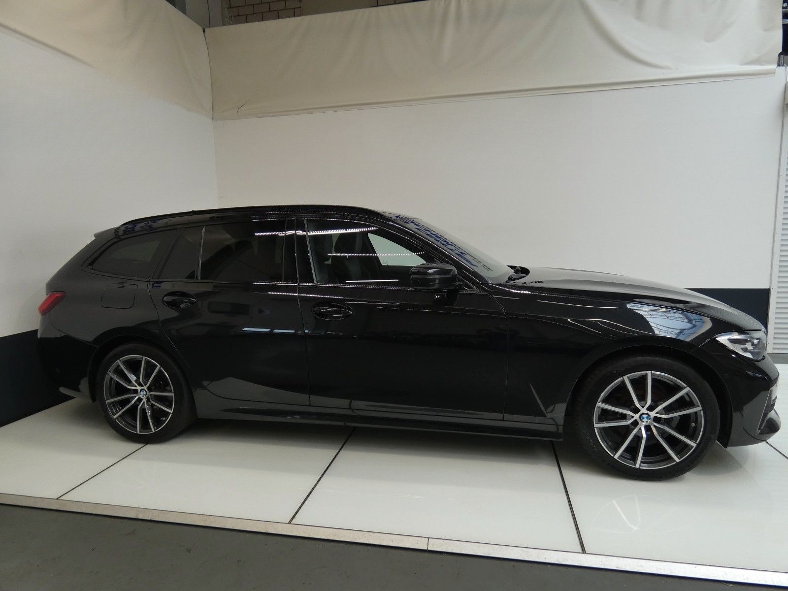 BMW 318 d Sport Line*Live Cockpit*LED*LM 18-Zoll foto 5