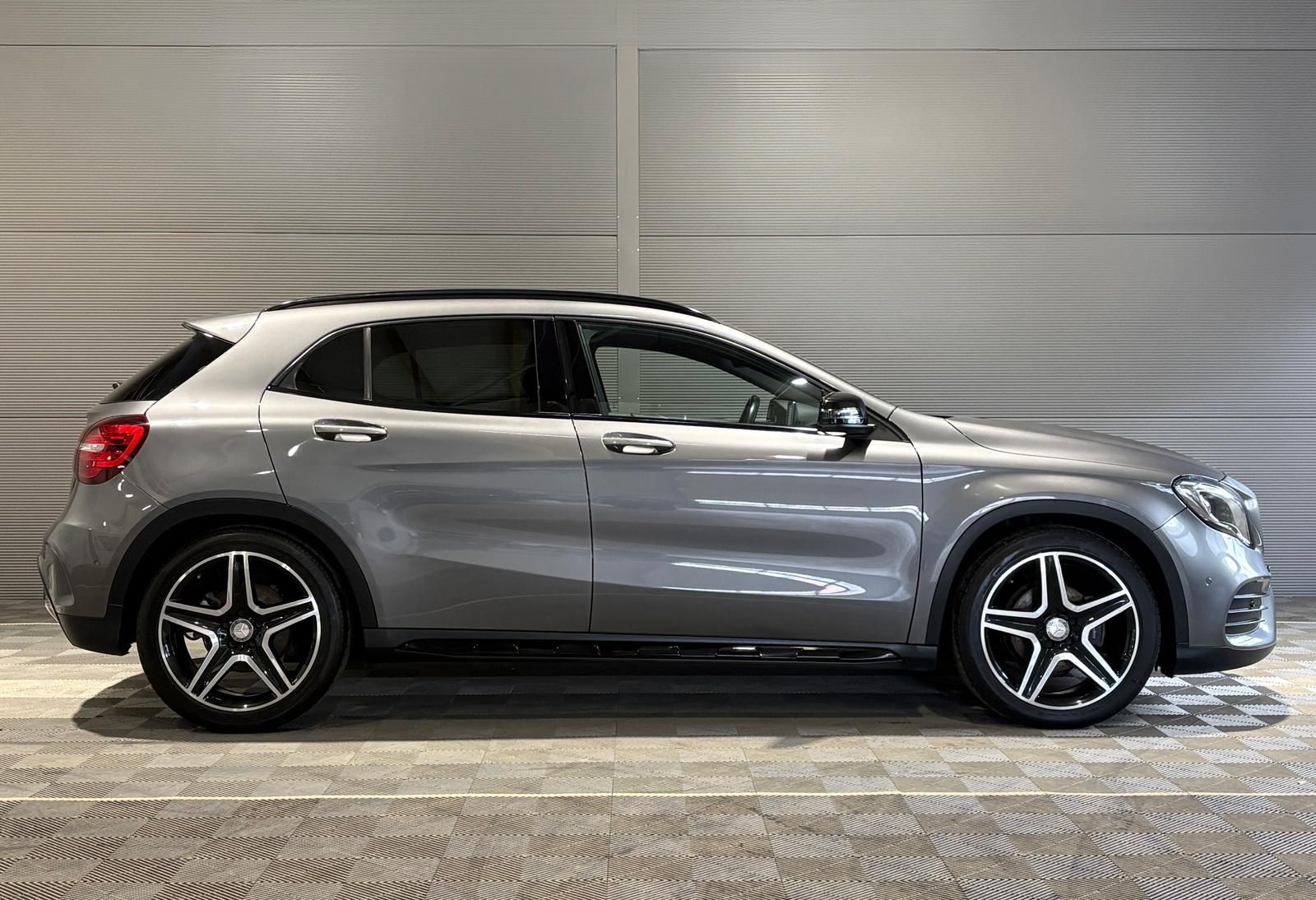 Mercedes-Benz GLA 200d AMG Line°Navi°LED°RFK°Tempomat°Shzg°FSE foto 3