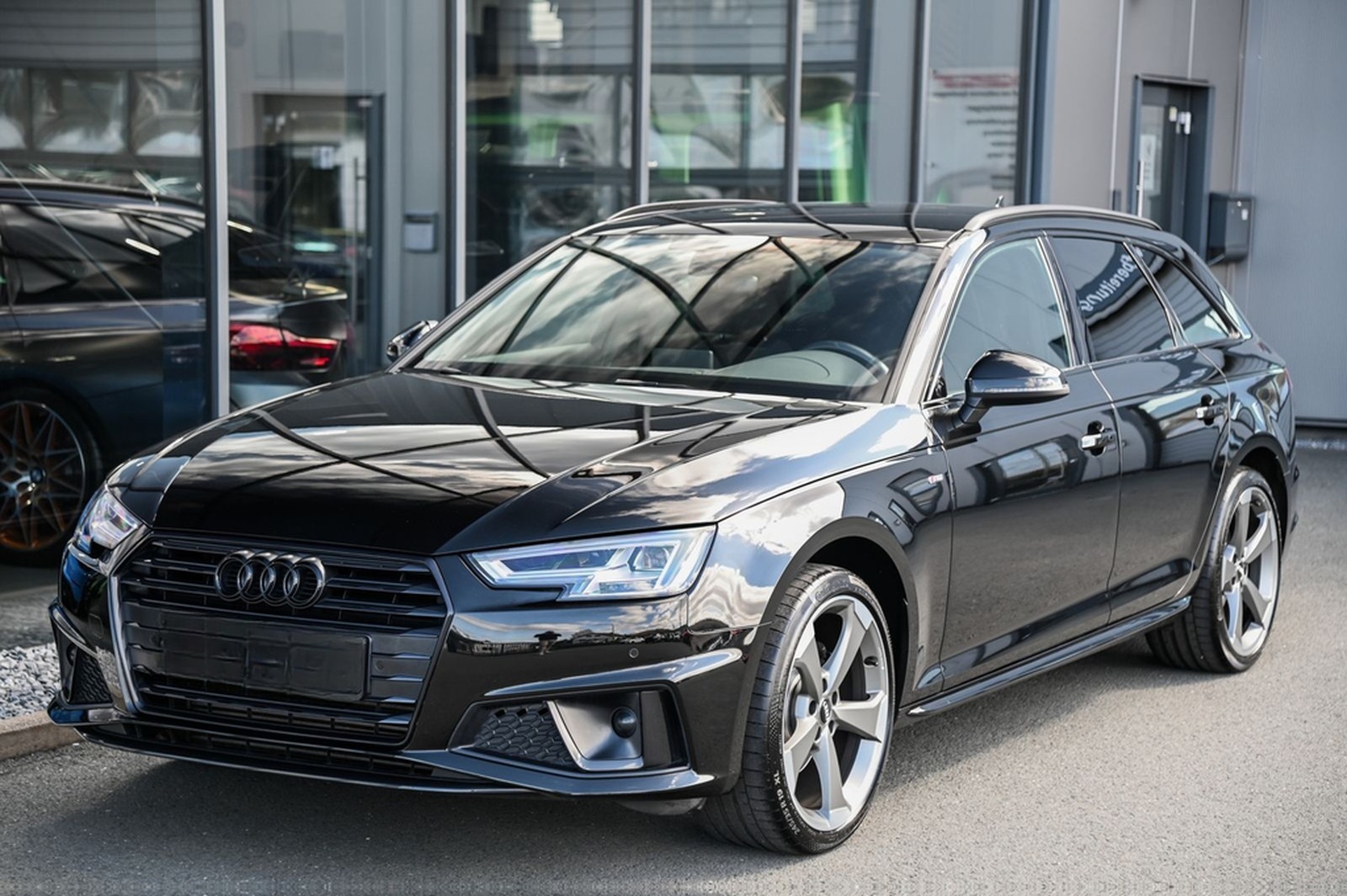 Audi A4 Avant 40 TFSI S line Navi* LED* AHK* 19 Zoll* foto 2