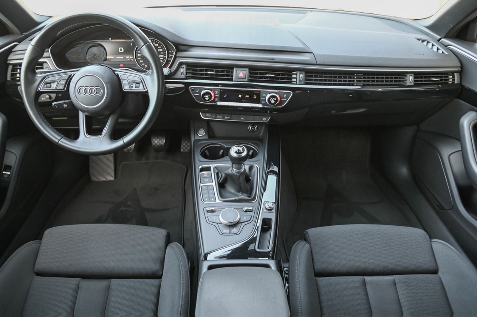 Audi A4 Avant 40 TFSI S line Navi* LED* AHK* 19 Zoll* foto 11