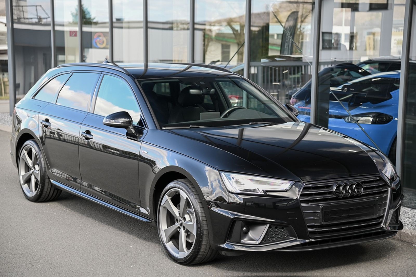 Audi A4 Avant 40 TFSI S line Navi* LED* AHK* 19 Zoll* foto 3