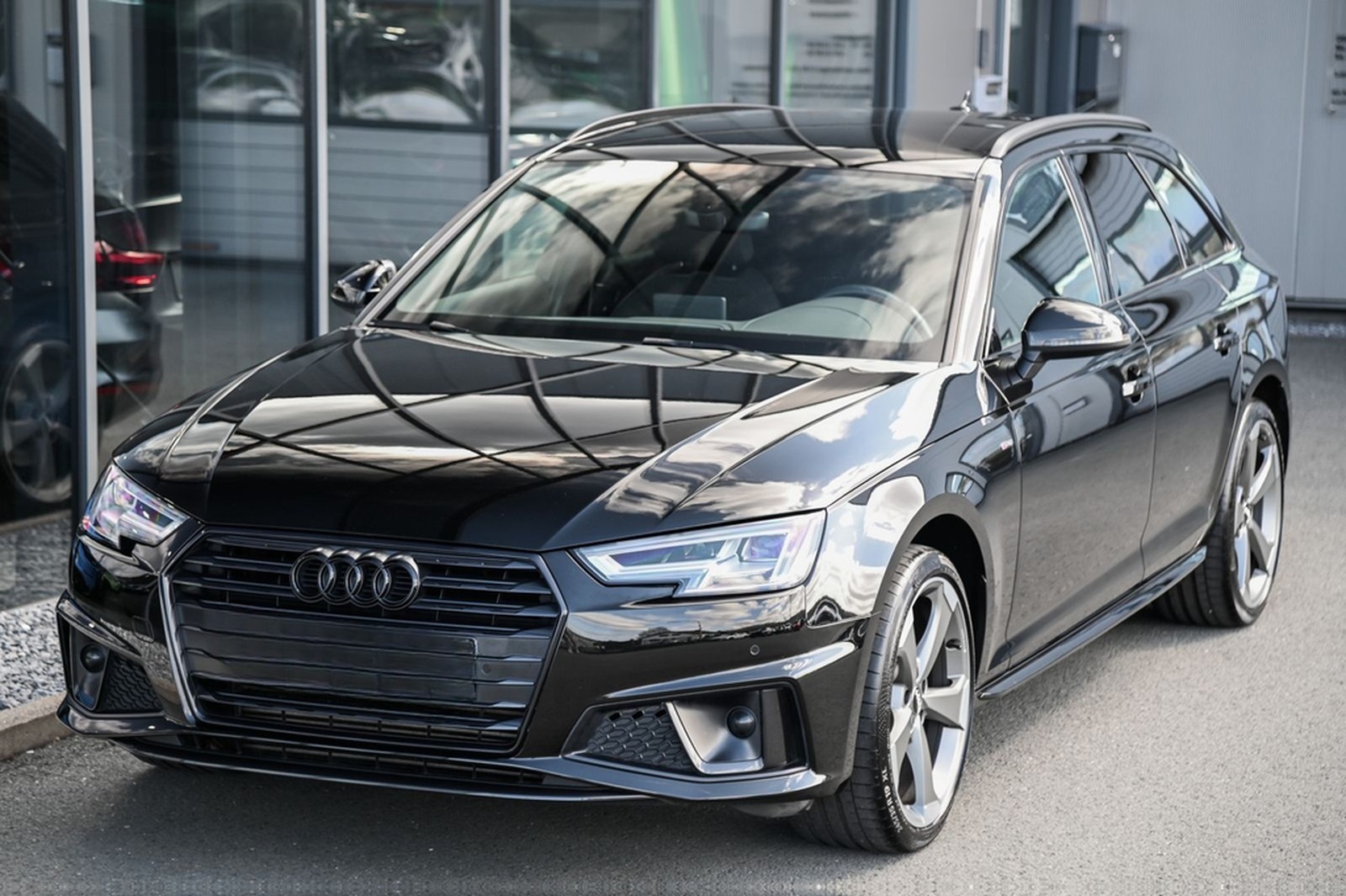 Audi A4 Avant 40 TFSI S line Navi* LED* AHK* 19 Zoll* foto 27