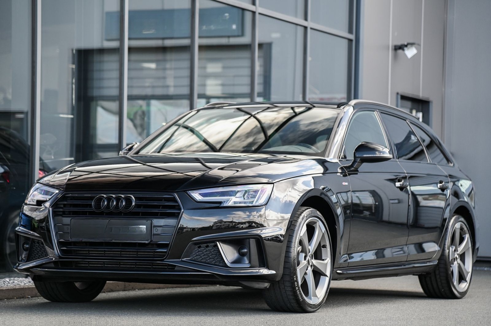 Audi A4 Avant 40 TFSI S line Navi* LED* AHK* 19 Zoll* foto 29