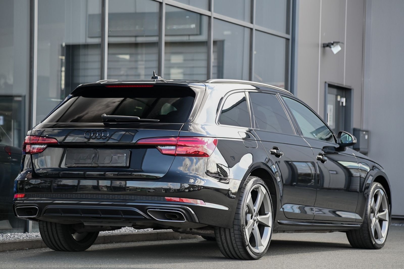 Audi A4 Avant 40 TFSI S line Navi* LED* AHK* 19 Zoll* foto 30