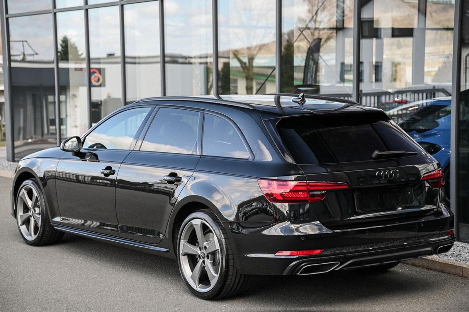 Audi A4 Avant 40 TFSI S line Navi* LED* AHK* 19 Zoll* foto 5