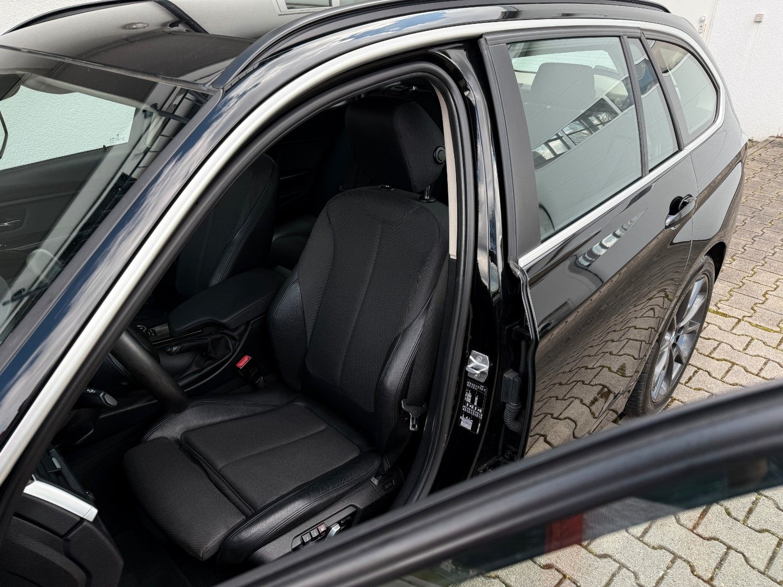 BMW 320d Touring Aut. Kamera eSitze HeadUp LED 18" foto 19