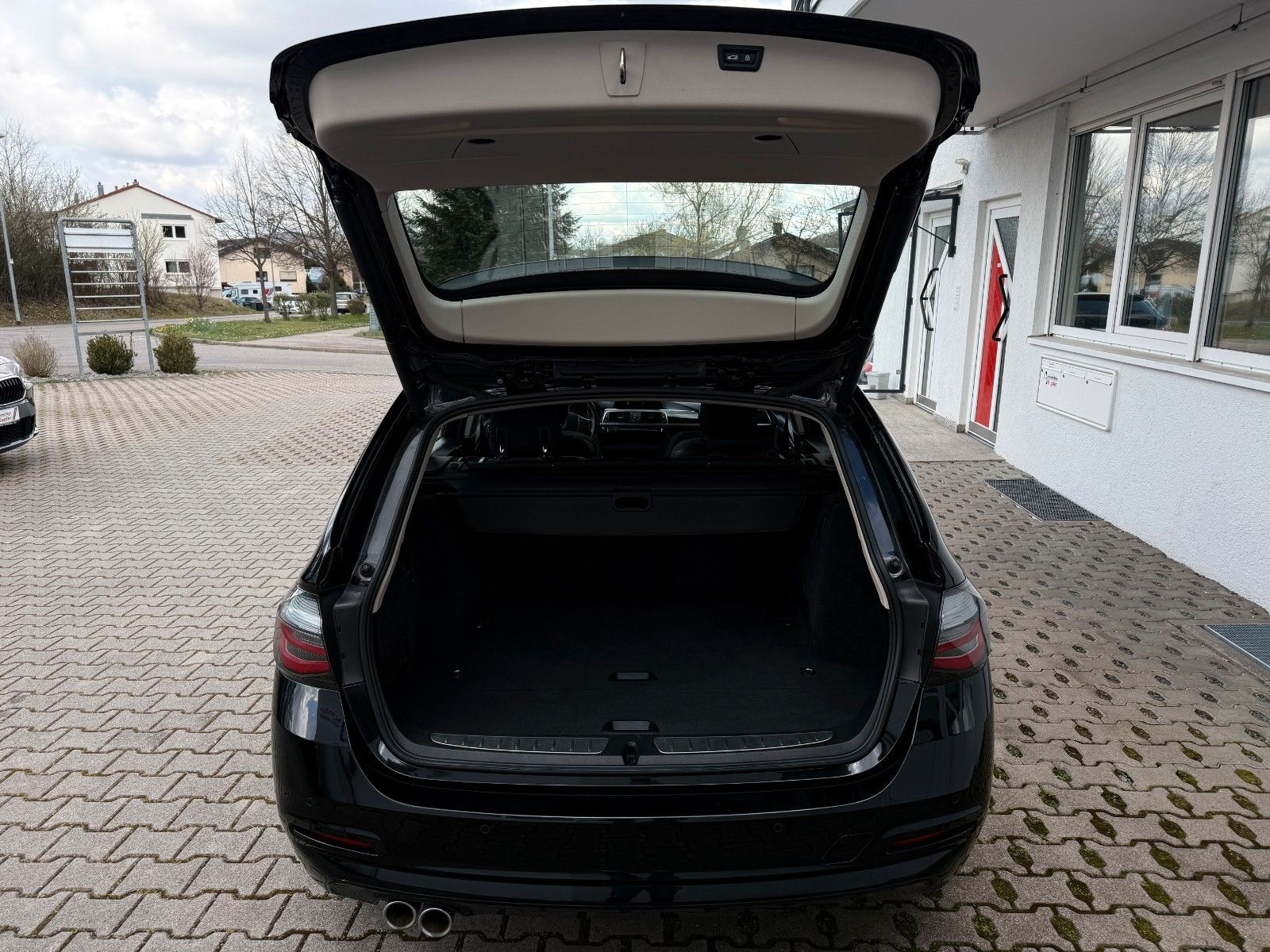 BMW 320d Touring Aut. Kamera eSitze HeadUp LED 18" foto 7