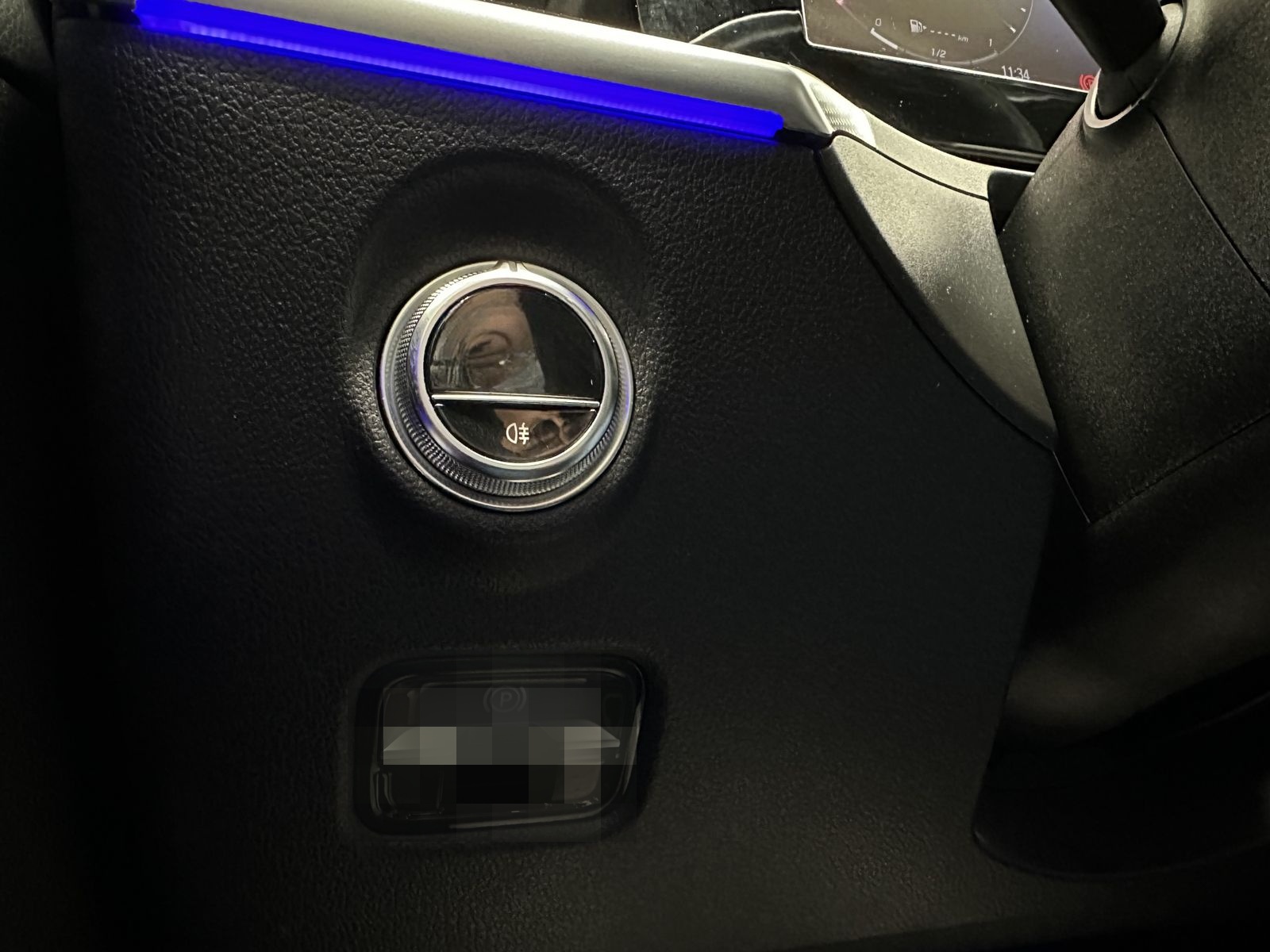 Mercedes-Benz C 300 eT Amg Navi LED Pano AHK SHZ HUD foto 23