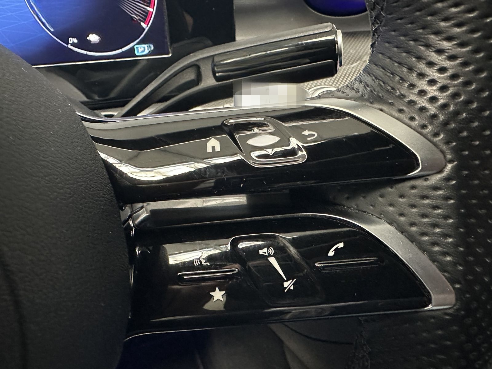 Mercedes-Benz C 300 eT Amg Navi LED Pano AHK SHZ HUD foto 24