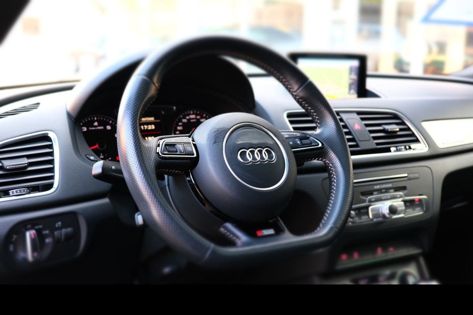 Audi Q3 2.0 TFSI quattro S-tr."3xS-Line"Compet."LED" foto 19