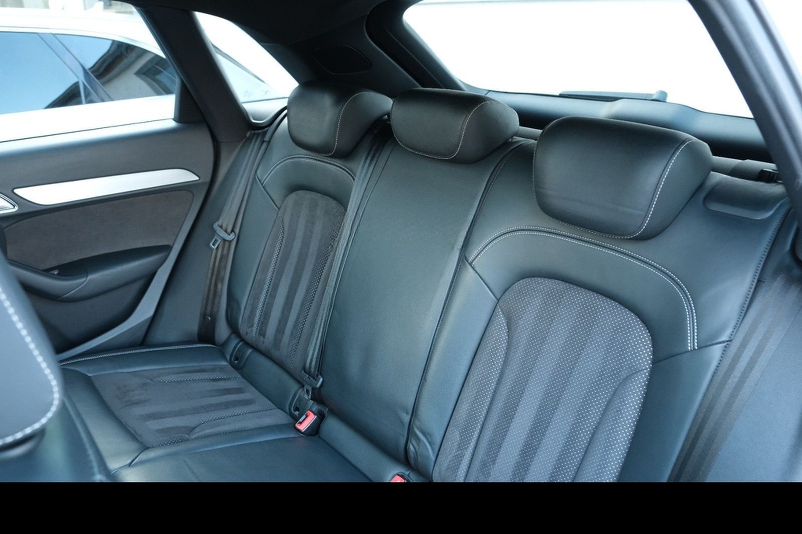 Audi Q3 2.0 TFSI quattro S-tr."3xS-Line"Compet."LED" foto 22