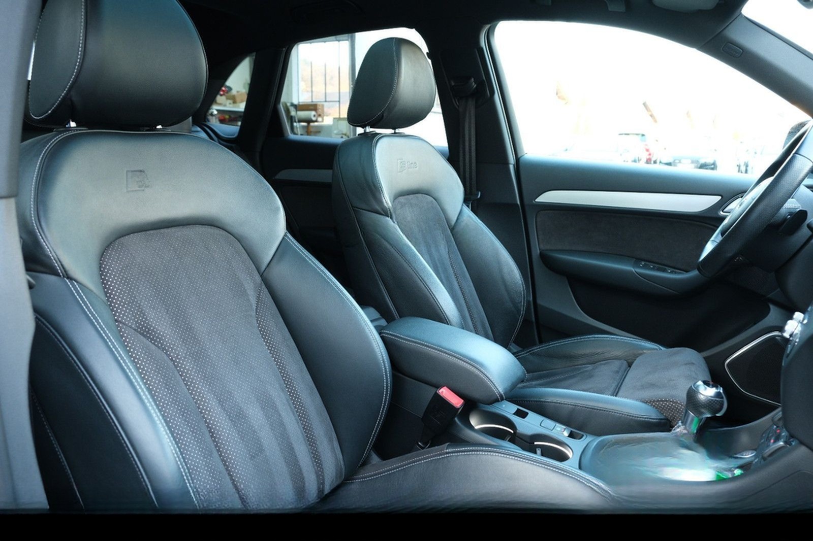 Audi Q3 2.0 TFSI quattro S-tr."3xS-Line"Compet."LED" foto 24