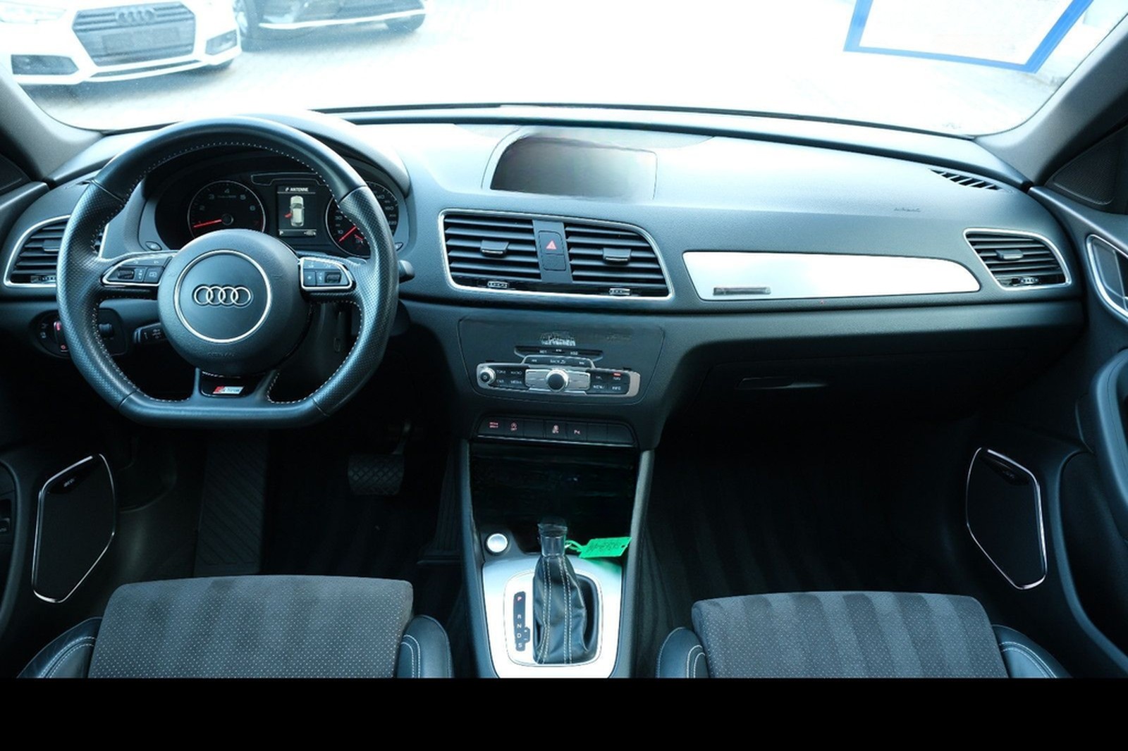 Audi Q3 2.0 TFSI quattro S-tr."3xS-Line"Compet."LED" foto 26