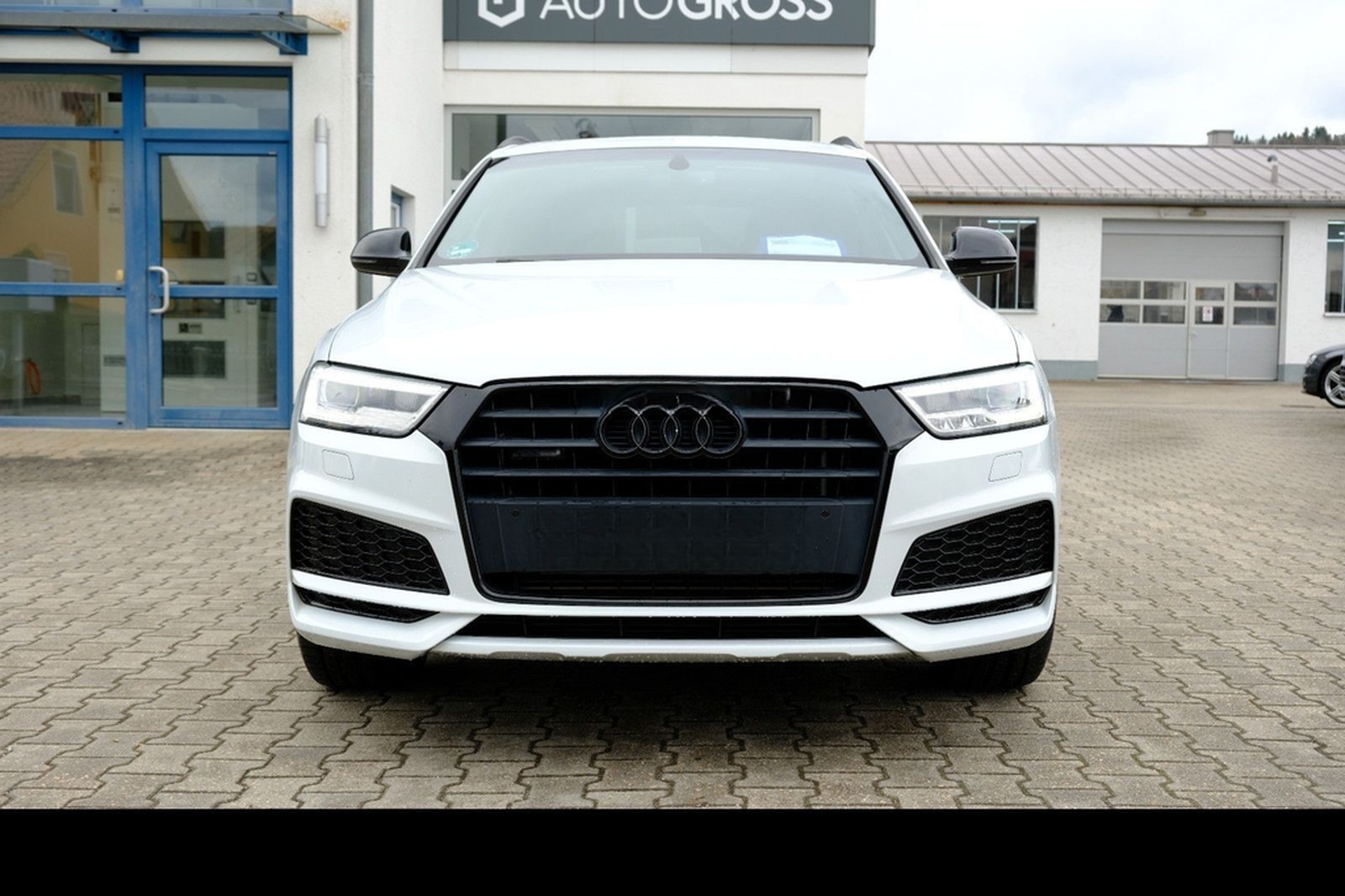 Audi Q3 2.0 TFSI quattro S-tr."3xS-Line"Compet."LED" foto 4