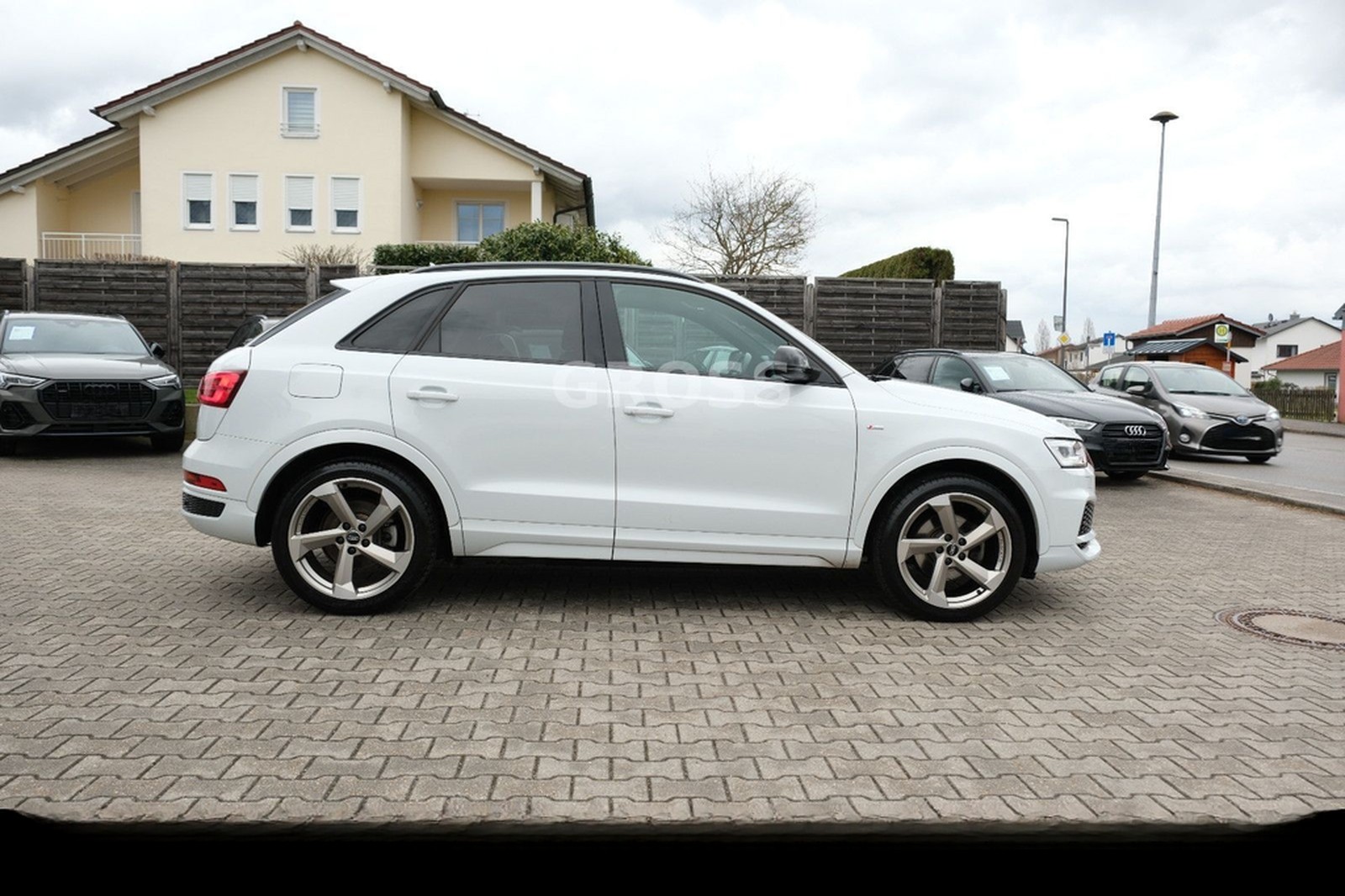 Audi Q3 2.0 TFSI quattro S-tr."3xS-Line"Compet."LED" foto 10