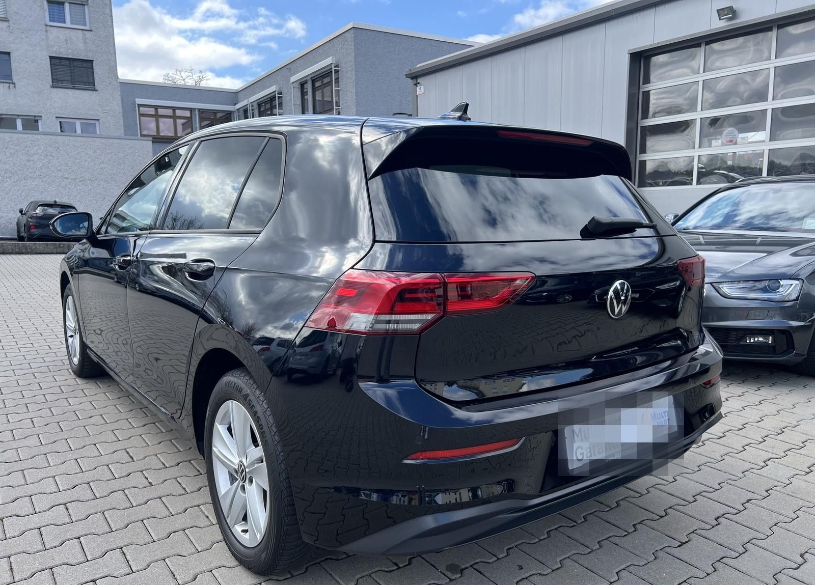 Volkswagen Golf VIII 1.5 TSI "LIFE" ACT/LED-SCHEINWERFER/AI foto 11