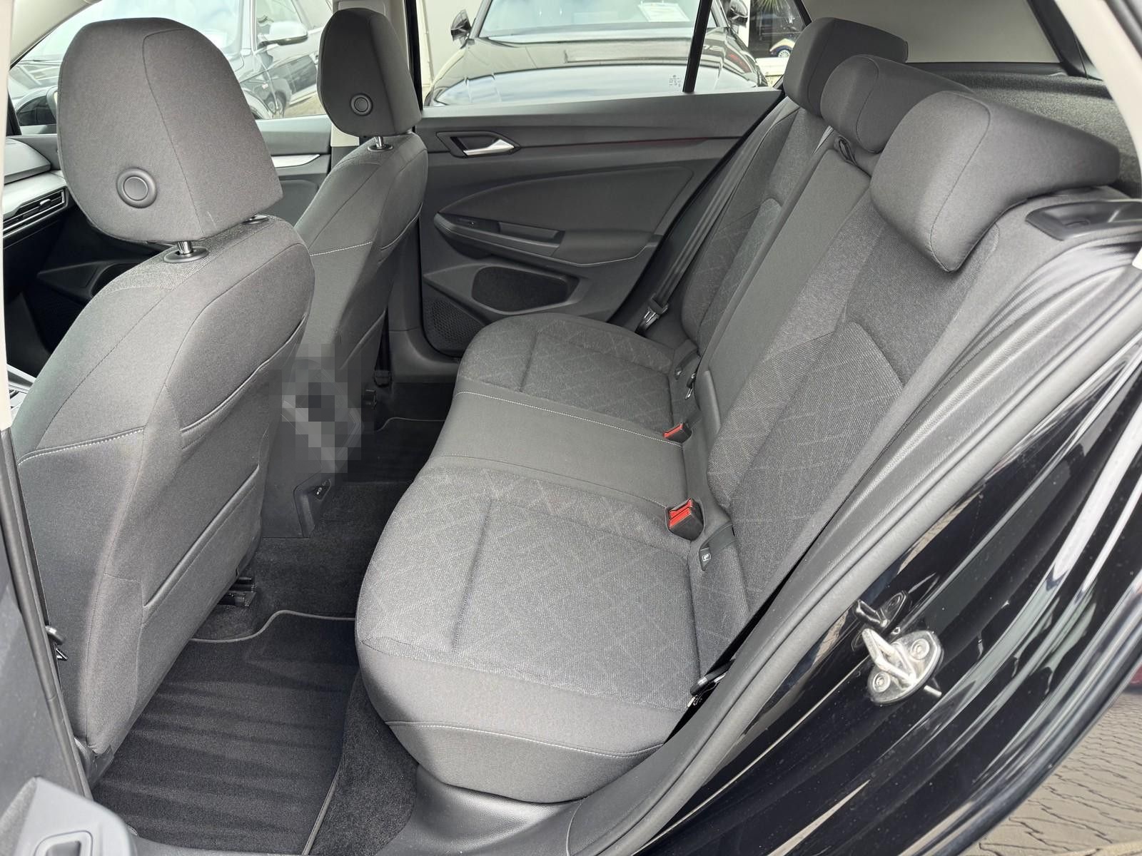 Volkswagen Golf VIII 1.5 TSI "LIFE" ACT/LED-SCHEINWERFER/AI foto 13