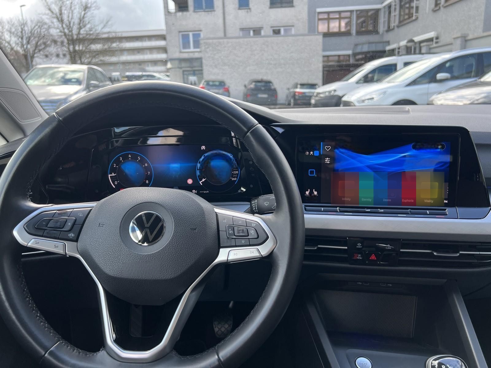 Volkswagen Golf VIII 1.5 TSI "LIFE" ACT/LED-SCHEINWERFER/AI foto 16