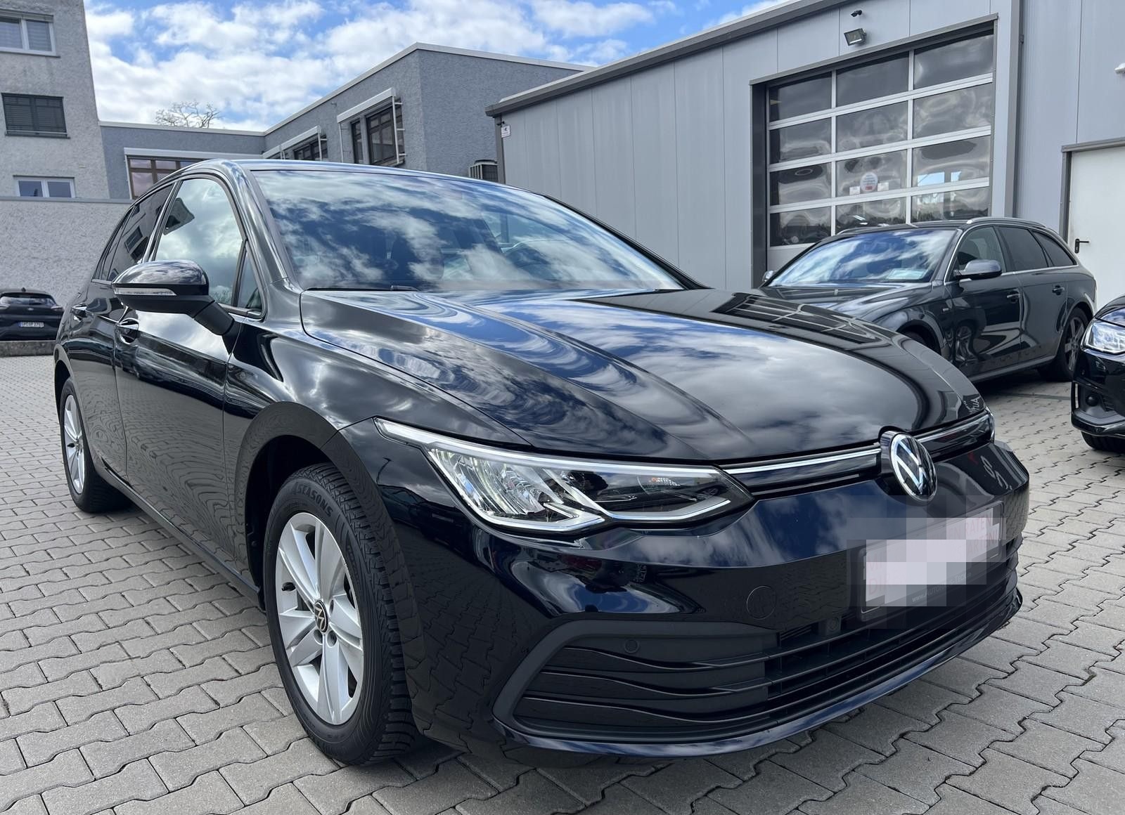 Volkswagen Golf VIII 1.5 TSI "LIFE" ACT/LED-SCHEINWERFER/AI foto 3