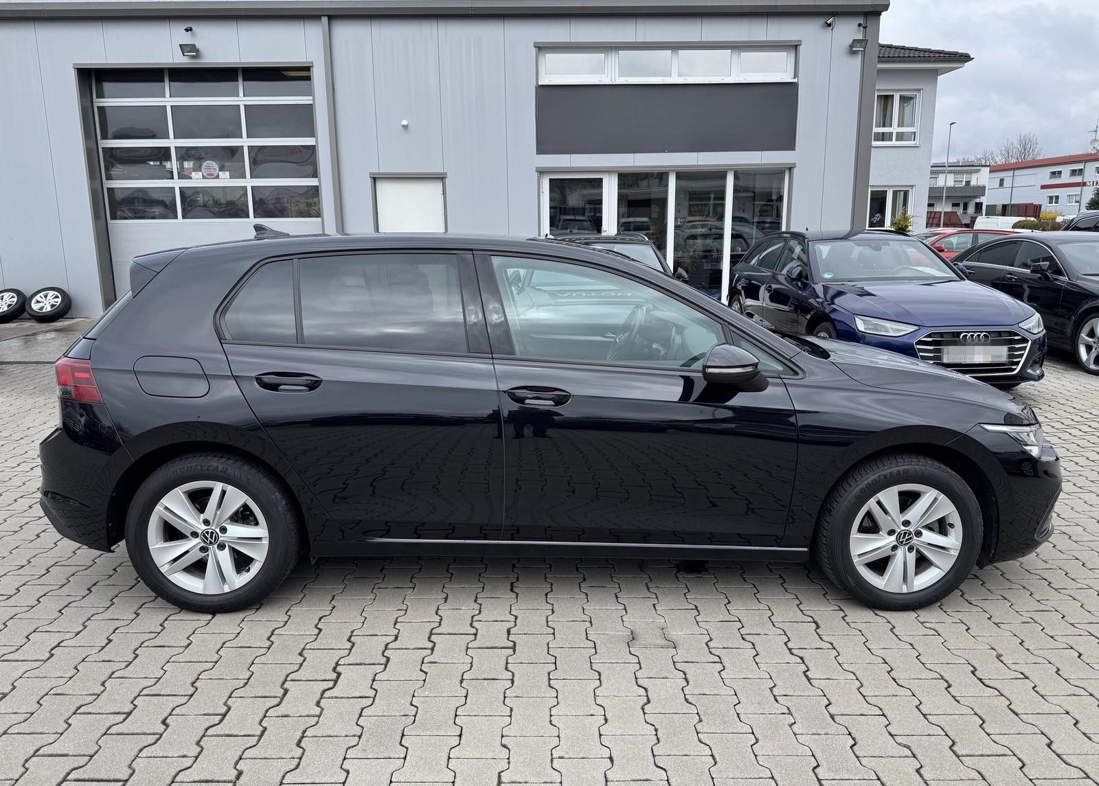 Volkswagen Golf VIII 1.5 TSI "LIFE" ACT/LED-SCHEINWERFER/AI foto 4