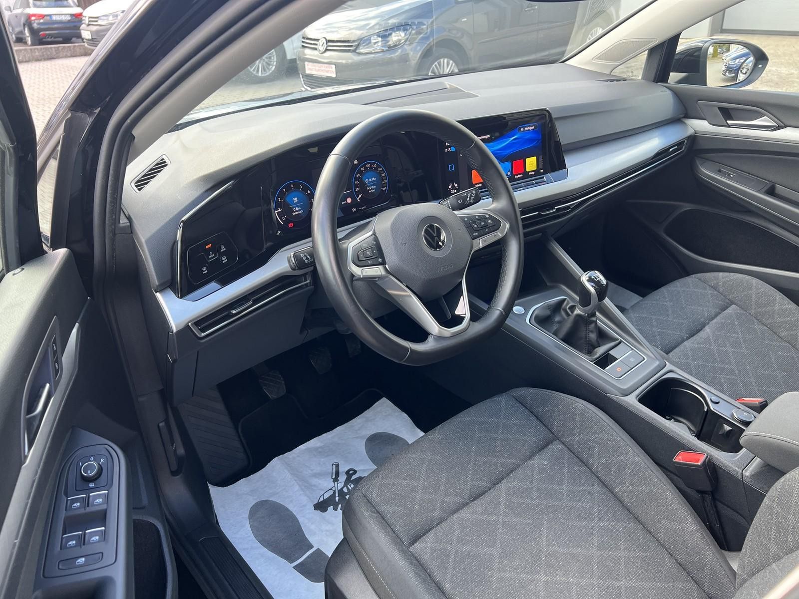 Volkswagen Golf VIII 1.5 TSI "LIFE" ACT/LED-SCHEINWERFER/AI foto 5