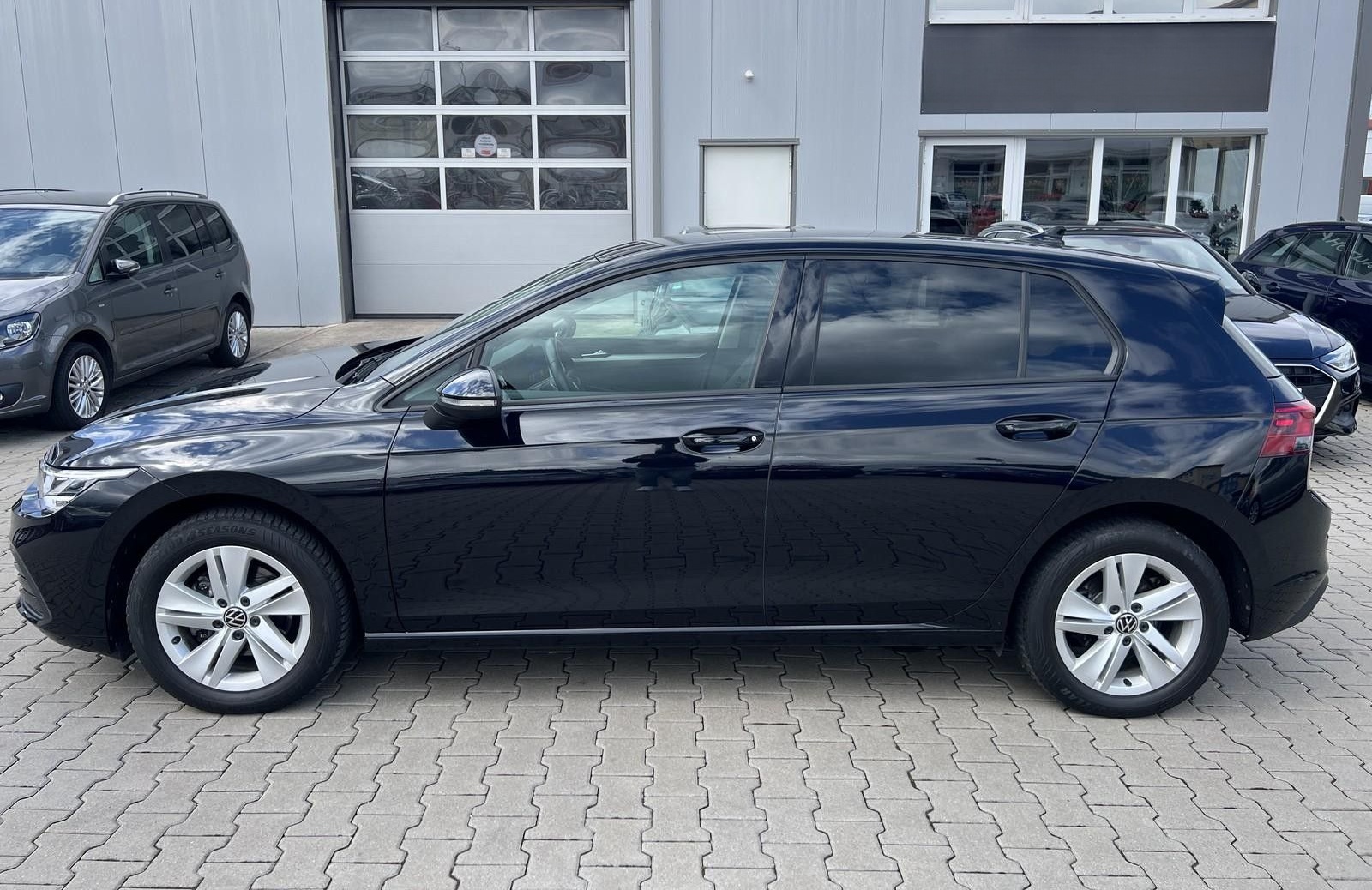 Volkswagen Golf VIII 1.5 TSI "LIFE" ACT/LED-SCHEINWERFER/AI foto 8