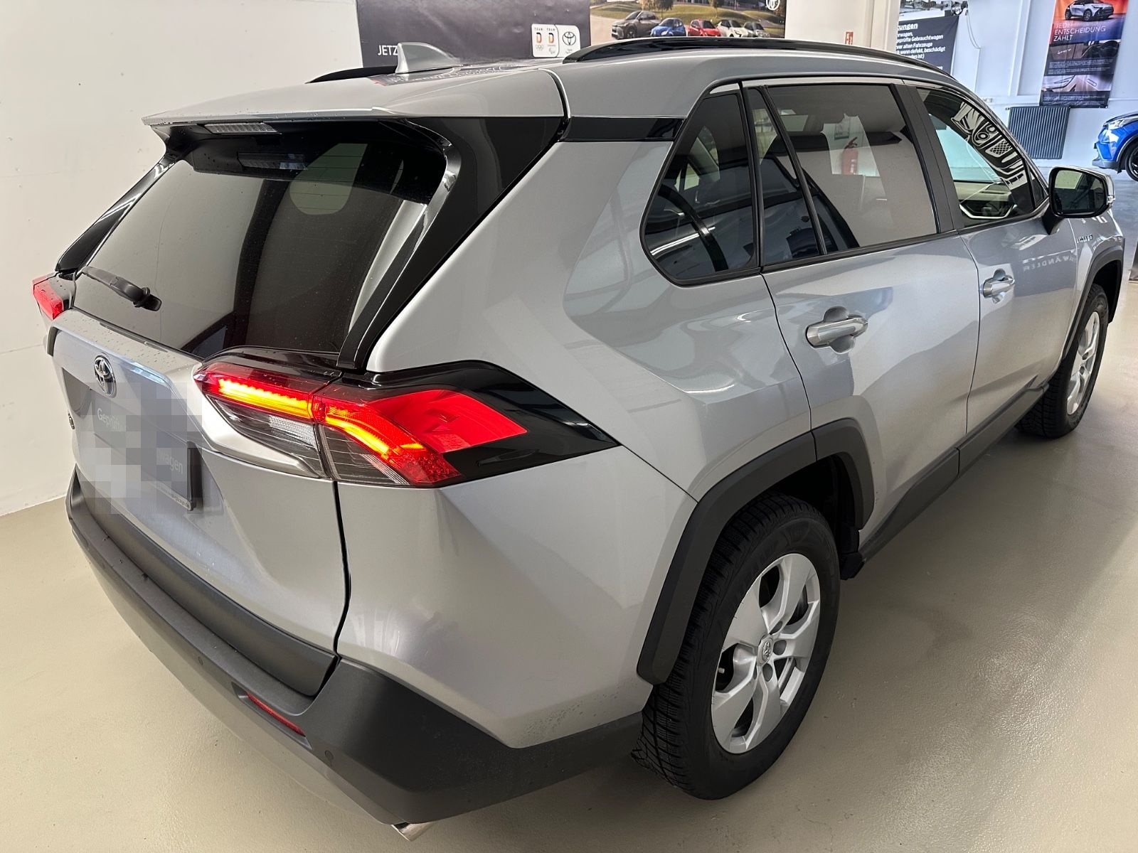 Toyota RAV4 Hybrid Club foto 4