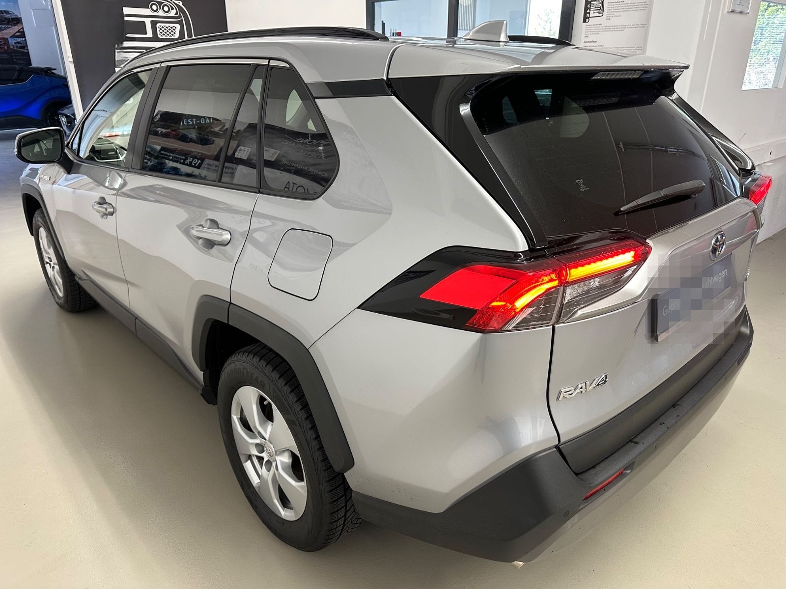 Toyota RAV4 Hybrid Club foto 6