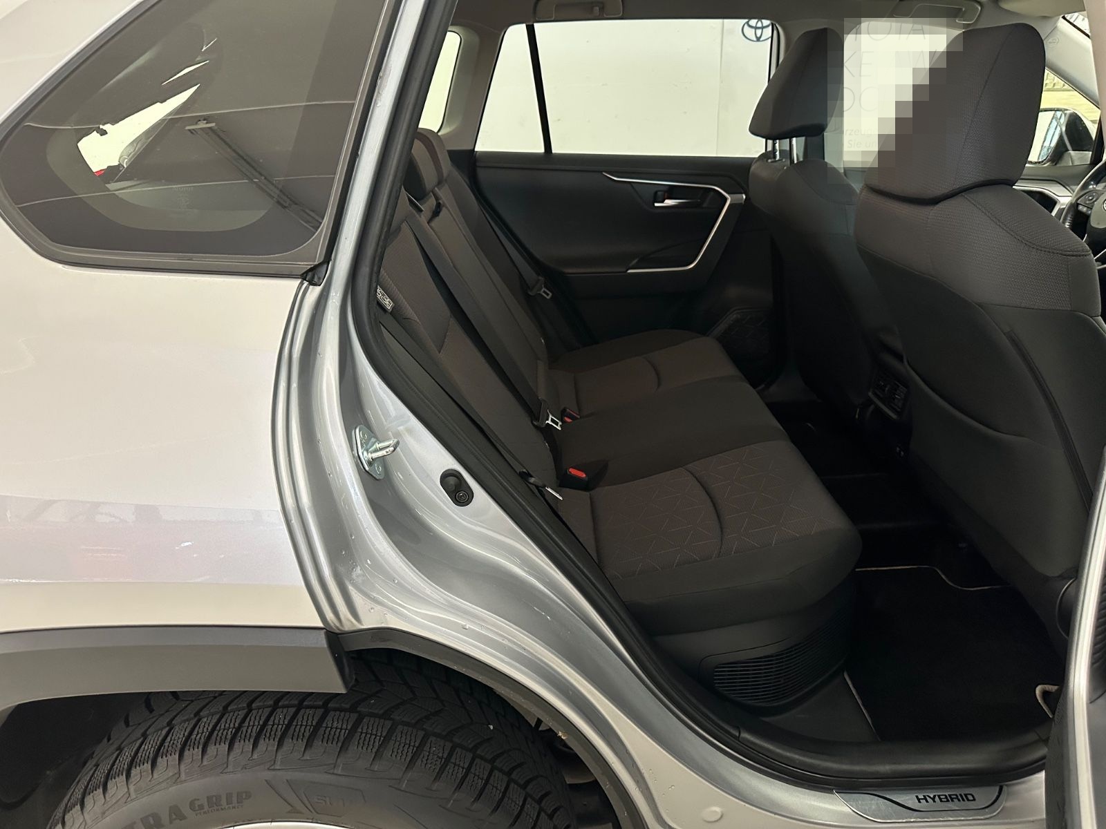 Toyota RAV4 Hybrid Club foto 10