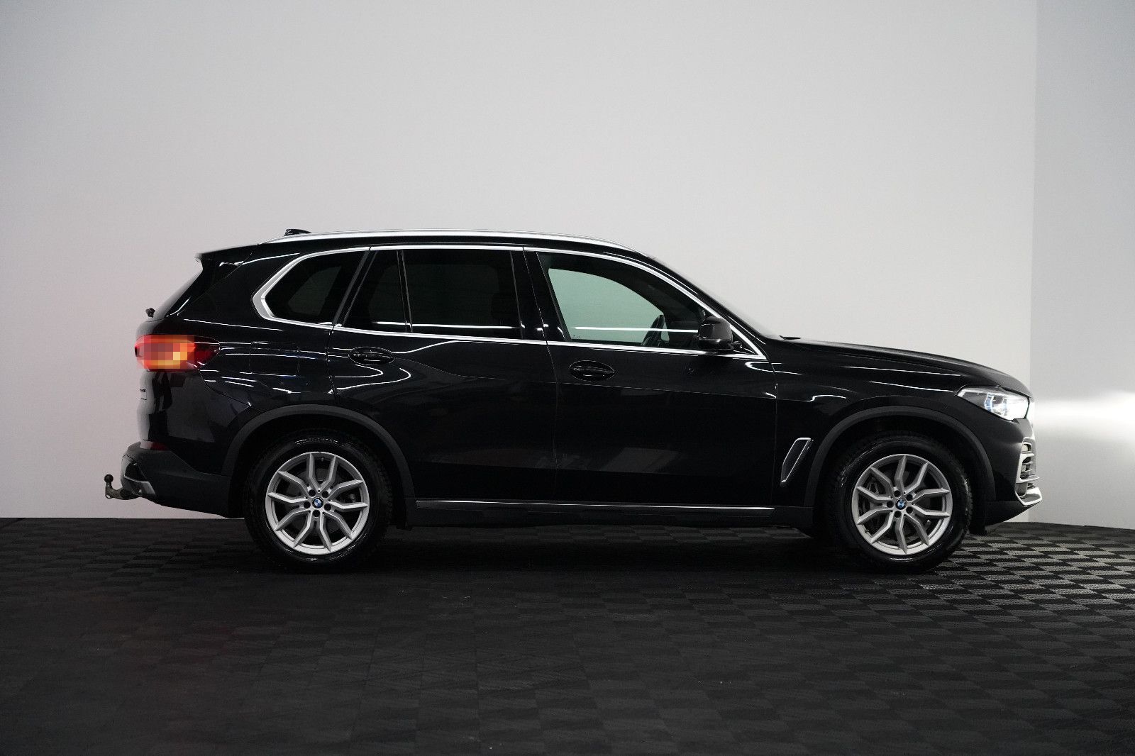 BMW X5 xDrive 30d xLine LASER HUD LEDER AHK Kamera foto 4